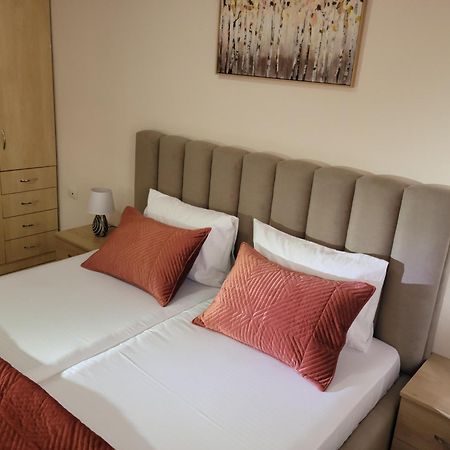Gledis Apartment Tirana - Panoramic City Terrace Екстер'єр фото