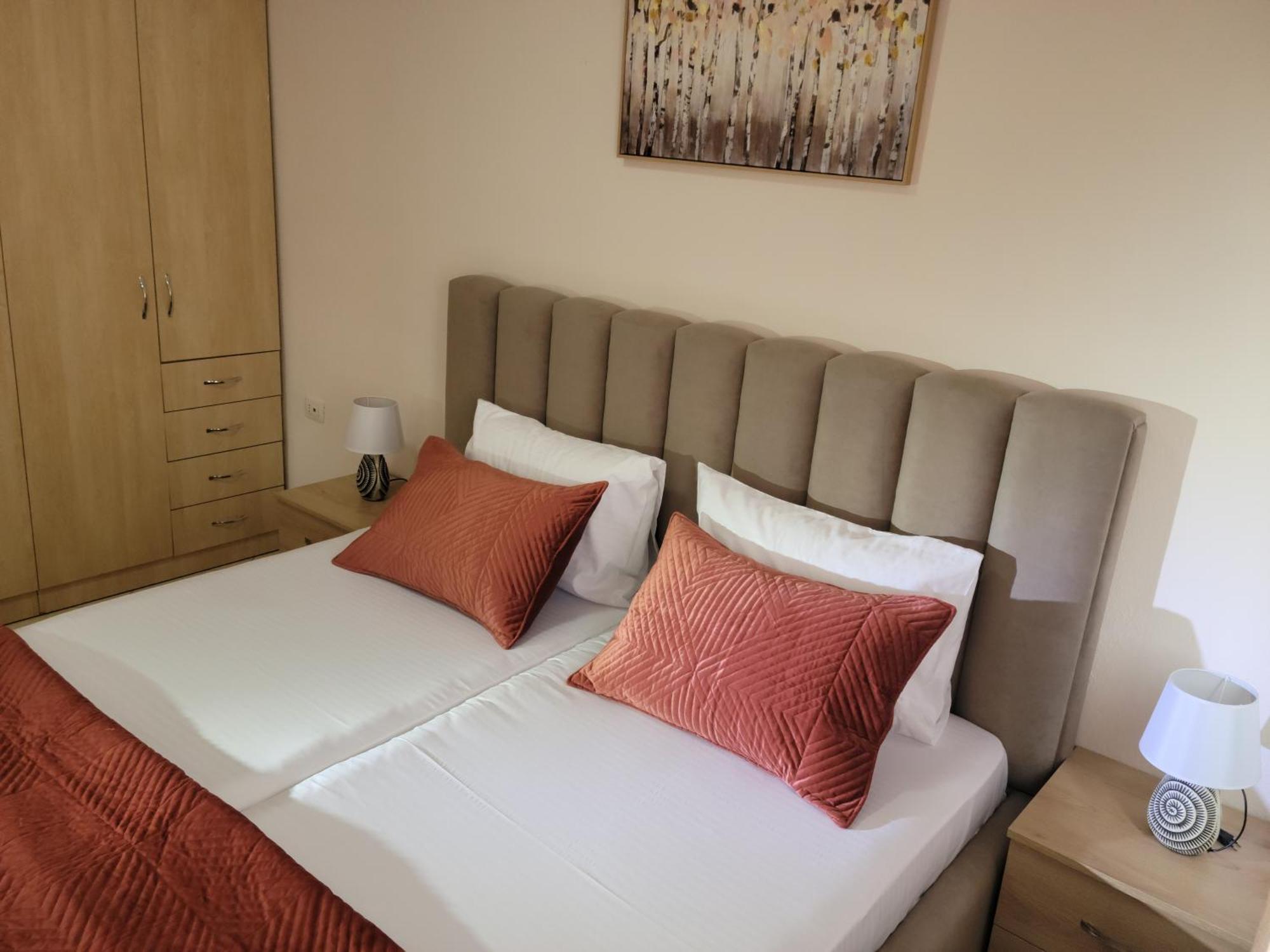 Gledis Apartment Tirana - Panoramic City Terrace Екстер'єр фото