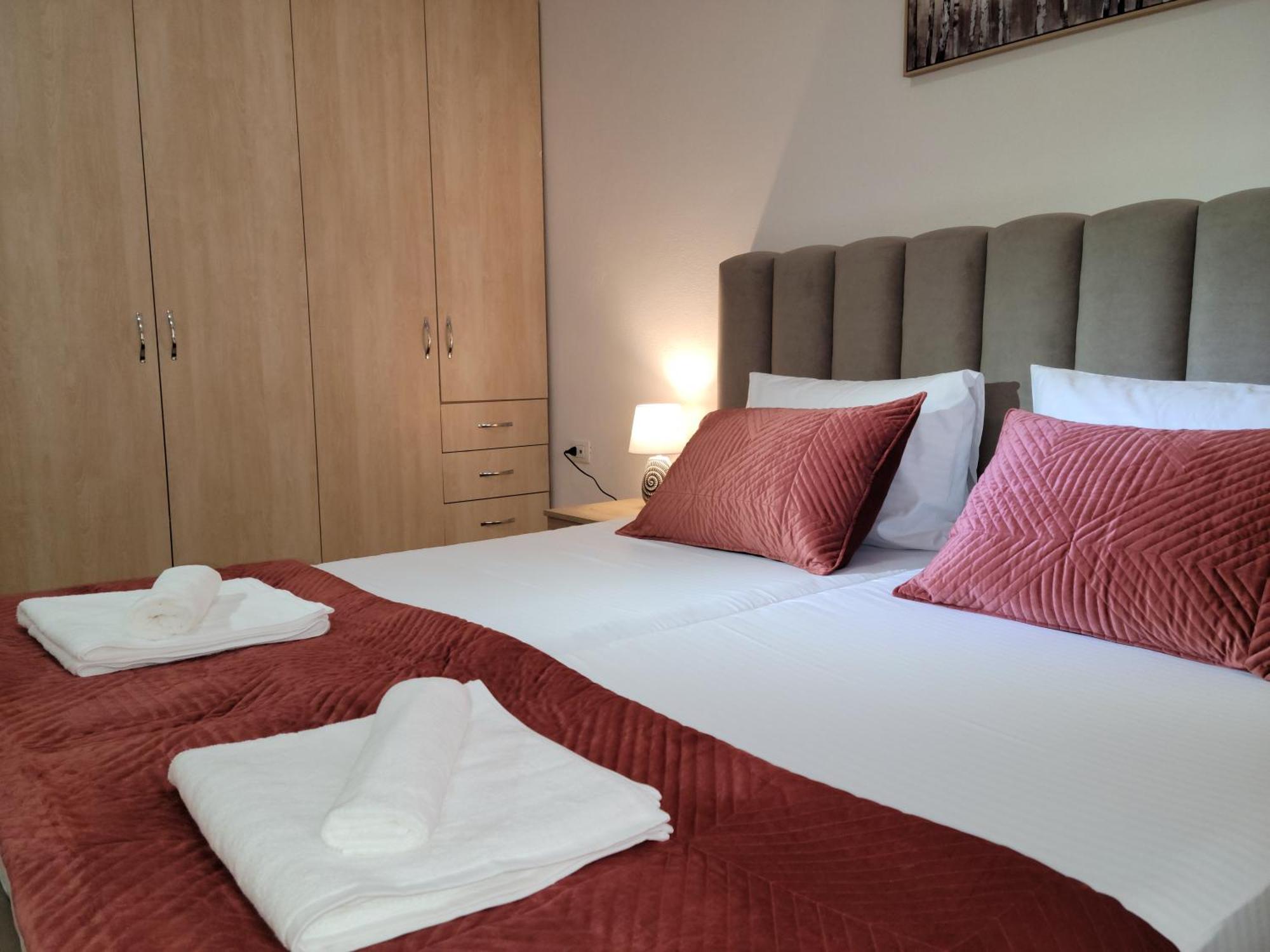 Gledis Apartment Tirana - Panoramic City Terrace Екстер'єр фото