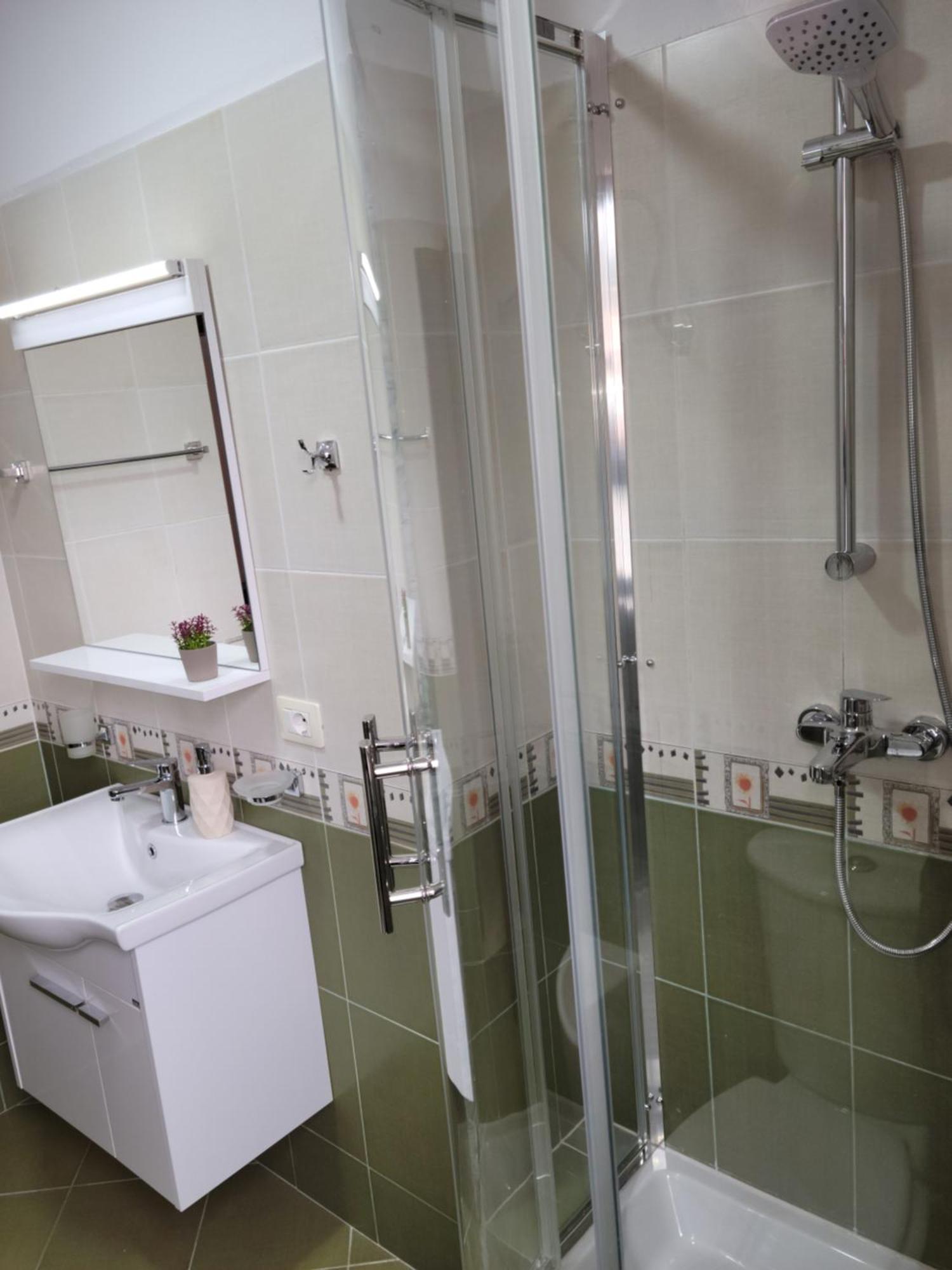 Gledis Apartment Tirana - Panoramic City Terrace Екстер'єр фото